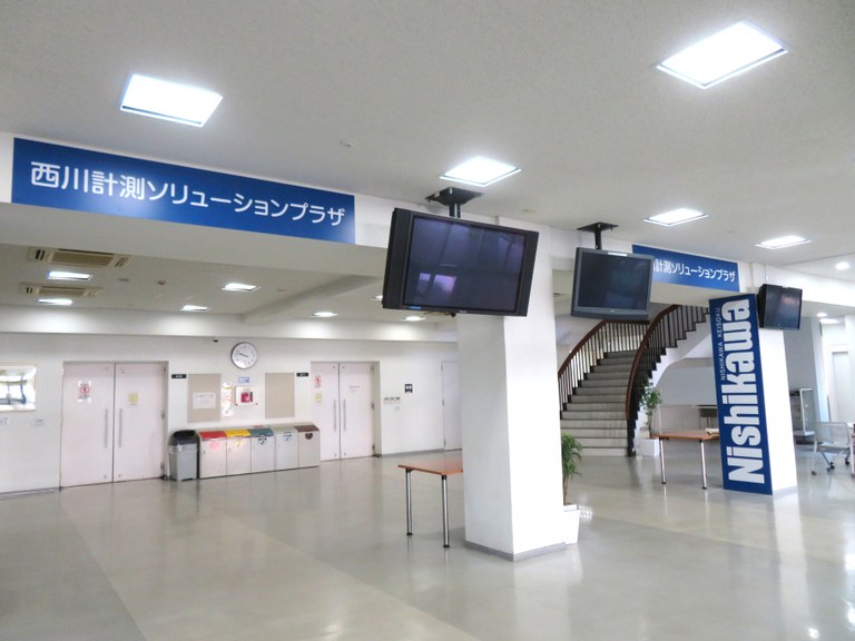 1階ホール1.JPG 1階ホール1.JPG