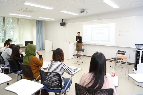 英語による教養科目_1.JPG