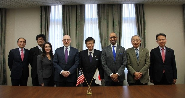 写真②(在日米国大使館経済担当公使学).jpg