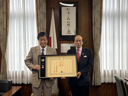 桑野様・学長.png 桑野様・学長.png
